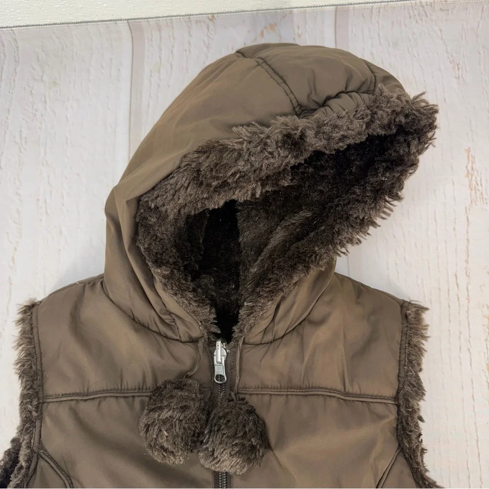 Y2K Faux Fur Hooded Puffer‎ Vest Girls Size 4/5 Brown Pom Pom Winter